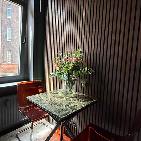 Design In The Heart Of Nrw Lejlighed